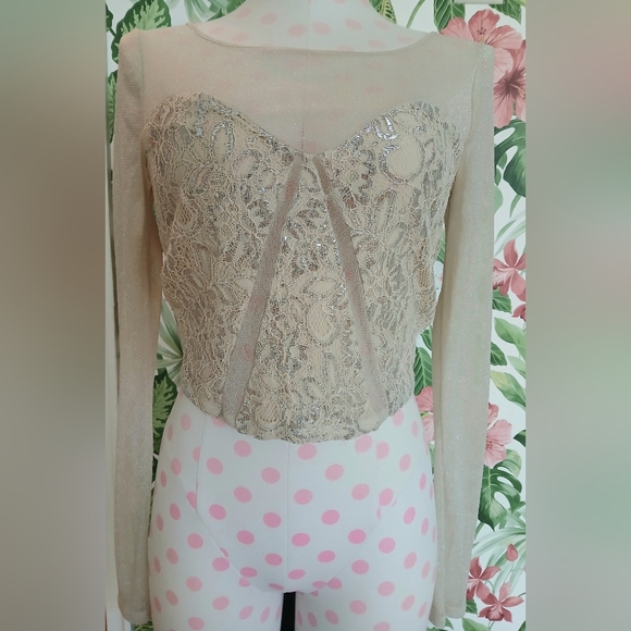 Kimchi Blue Urban Outfitters Sheer Lace Top - Picture 7 of 8